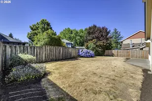 668 NE Maryann Ct, Hillsboro, OR 97124 - Photo 32