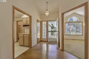 668 NE Maryann Ct, Hillsboro, OR 97124 - Photo 2