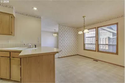 668 NE Maryann Ct, Hillsboro, OR 97124 - Photo 16