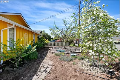 1170 Cal Young Rd, Eugene, OR 97401 - Photo 32