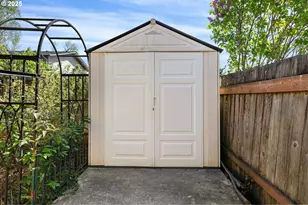 1170 Cal Young Rd, Eugene, OR 97401 - Photo 30