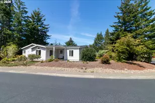 499 Sherwood Loop, Florence, OR 97439 - Photo 2