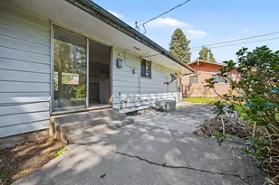 10336 NE Russell Ct, Portland, OR 97220 - Photo 4