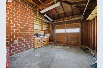 10336 NE Russell Ct, Portland, OR 97220 - Photo 28