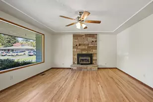 10336 NE Russell Ct, Portland, OR 97220 - Photo 8