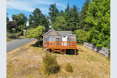 1418 NE Oar Ave, Lincoln City, OR 97367 - Photo 2
