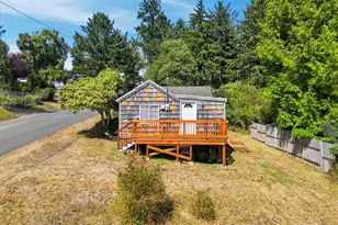 1418 NE Oar Ave, Lincoln City, OR 97367 - Photo 2