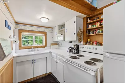 1418 NE Oar Ave, Lincoln City, OR 97367 - Photo 8