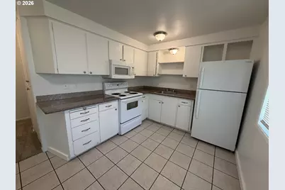 1760 SE 9th St, Gresham, OR 97080 - Photo 8