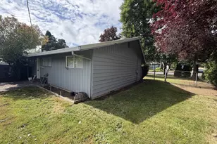 1760 SE 9th St, Gresham, OR 97080 - Photo 4