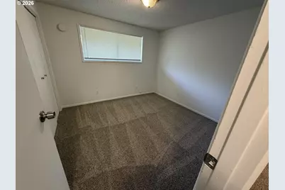 1760 SE 9th St, Gresham, OR 97080 - Photo 10