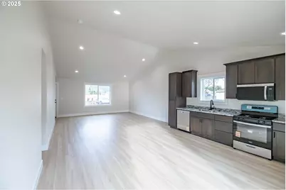 4485 Knotty Pine Ct, Sweet Home, OR 97386 - Photo 16