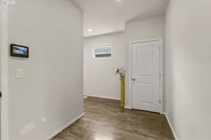 2722 U St, Springfield, OR 97477 - Photo 4