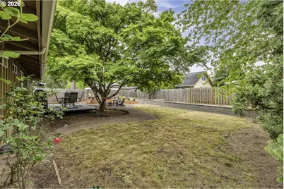 11470 SW 14th St, Beaverton, OR 97005 - Photo 26