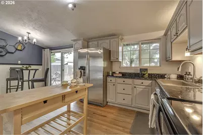 11470 SW 14th St, Beaverton, OR 97005 - Photo 10