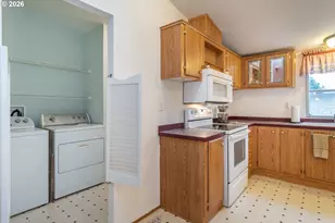 189 Raintree Ave, Sutherlin, OR 97479 - Photo 16