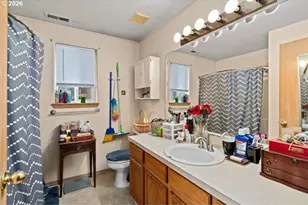 131 NE 201st Ave, Portland, OR 97230 - Photo 16