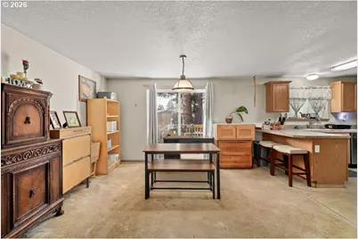 131 NE 201st Ave, Portland, OR 97230 - Photo 6