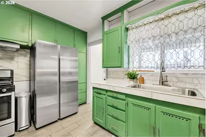 648 Juniper St, Junction City, OR 97448 - Photo 16