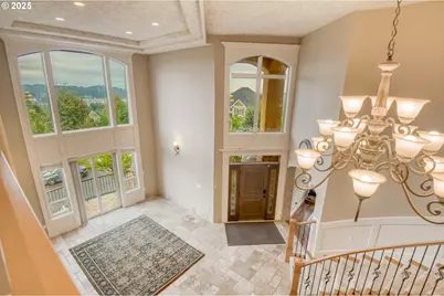 12491 SE Capri Ct, Happy Valley, OR 97086 - Photo 10