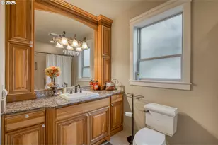 12491 SE Capri Ct, Happy Valley, OR 97086 - Photo 32