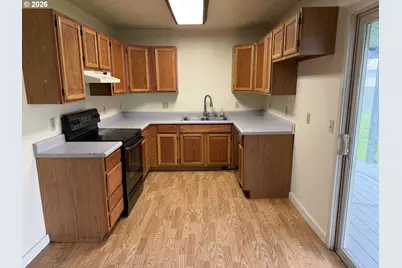 276 Art Lott Ln, Creswell, OR 97426 - Photo 2