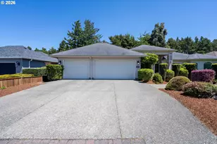 2225 Hayes St, North Bend, OR 97459 - Photo 2