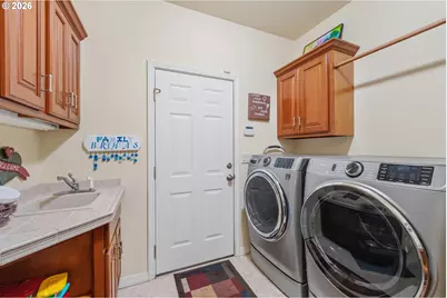 2225 Hayes St, North Bend, OR 97459 - Photo 40