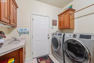 2225 Hayes St, North Bend, OR 97459 - Photo 40