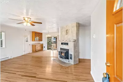 10090 Hoffman Rd, Monmouth, OR 97361 - Photo 6