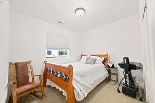 1902 Adelman Loop, Eugene, OR 97402 - Photo 24