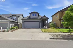 1902 Adelman Loop, Eugene, OR 97402 - Photo 2