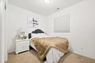 1902 Adelman Loop, Eugene, OR 97402 - Photo 20