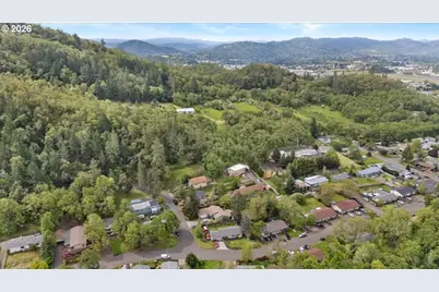 313 NE Kirby Ave, Roseburg, OR 97470 - Photo 22
