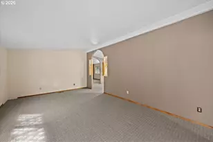 313 NE Kirby Ave, Roseburg, OR 97470 - Photo 6