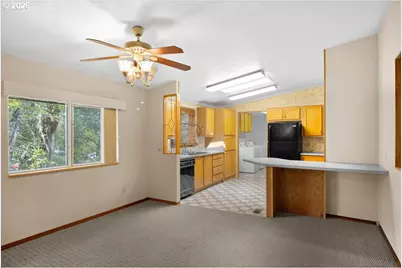 313 NE Kirby Ave, Roseburg, OR 97470 - Photo 8