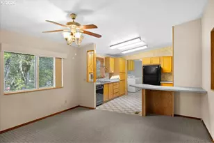 313 NE Kirby Ave, Roseburg, OR 97470 - Photo 8