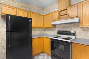 313 NE Kirby Ave, Roseburg, OR 97470 - Photo 10