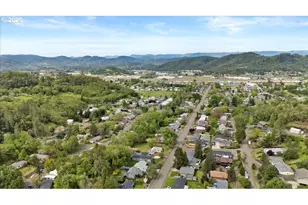 313 NE Kirby Ave, Roseburg, OR 97470 - Photo 24