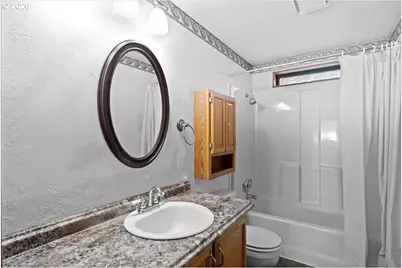 313 NE Kirby Ave, Roseburg, OR 97470 - Photo 16