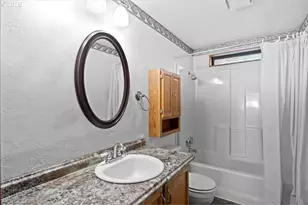 313 NE Kirby Ave, Roseburg, OR 97470 - Photo 16