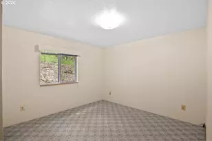 313 NE Kirby Ave, Roseburg, OR 97470 - Photo 14