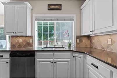 13705 NW 46th Ct, Vancouver, WA 98685 - Photo 16