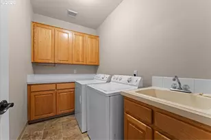 13705 NW 46th Ct, Vancouver, WA 98685 - Photo 6