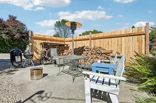 819 Sierra Vista Dr, Newberg, OR 97132 - Photo 38