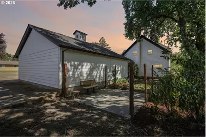 819 Sierra Vista Dr, Newberg, OR 97132 - Photo 46