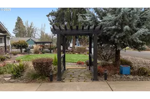 2555 NW Squire Pl, Albany, OR 97321 - Photo 6