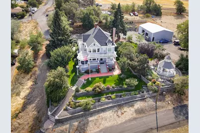 620 Davis St, Wasco, OR 97065 - Photo 2