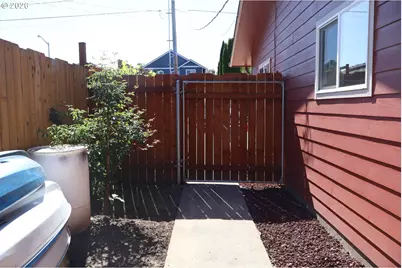 3030 NE Newby St, McMinnville, OR 97128 - Photo 26