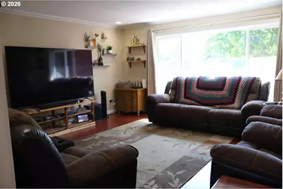 3030 NE Newby St, McMinnville, OR 97128 - Photo 2